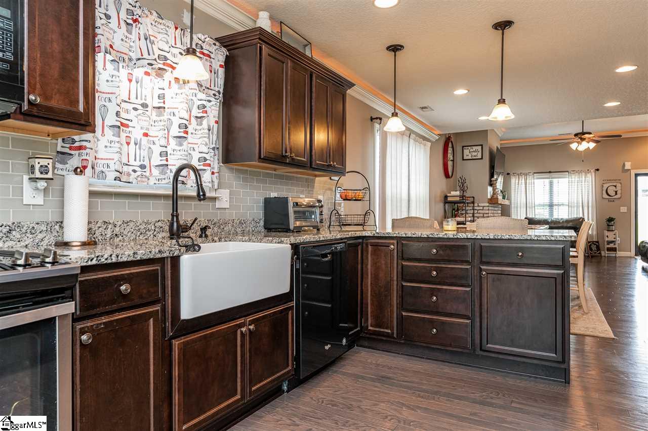 560 Thomas Edwards Lane Greer, SC 29651 - Photo 10 of 28 Gallery Image 10