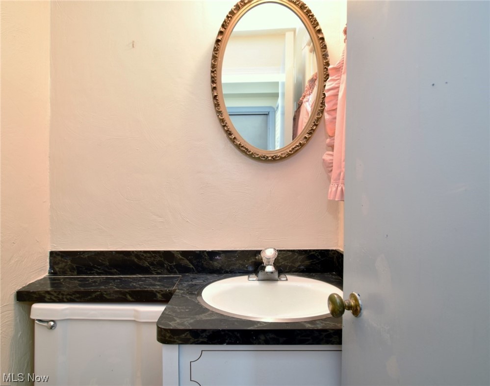 3905 Faversham Road Cleveland, OH 44118 - Photo 14 of 28 Gallery Image 14