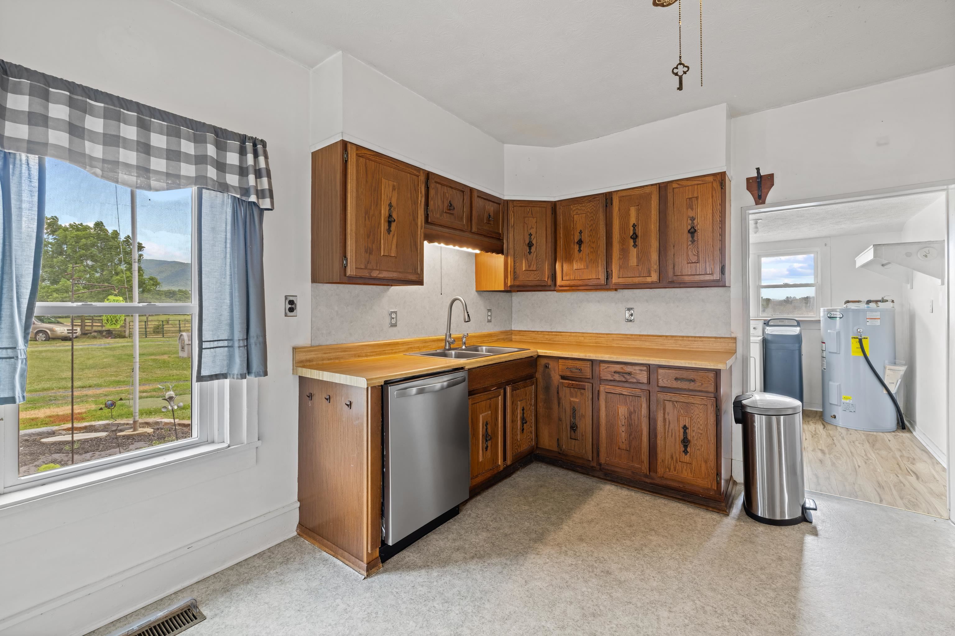139 Teter Road Grottoes, VA 24441 - Photo 38 of 68