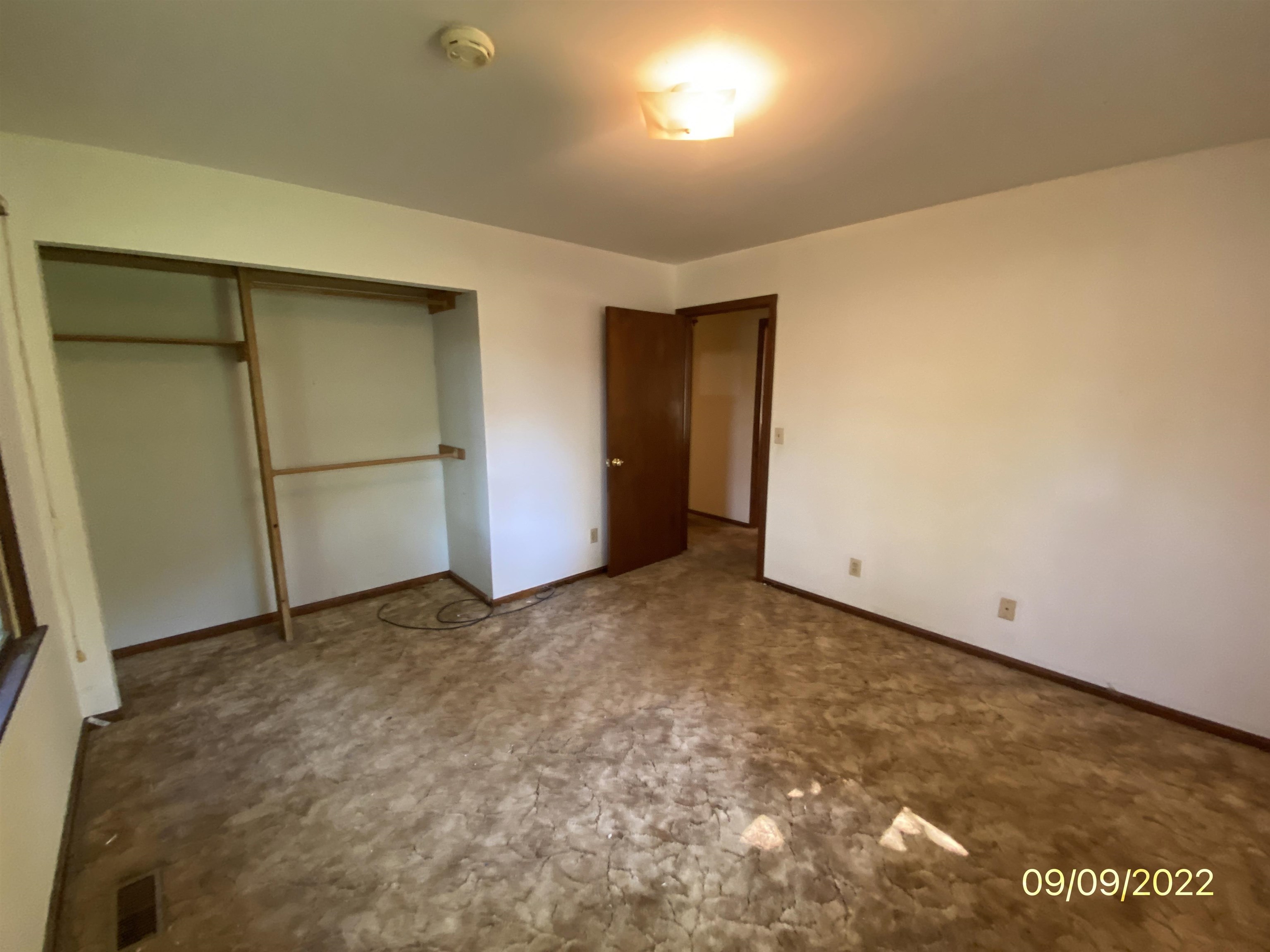 1572 Eberly Road Flint, MI 48532 - Photo 24 of 31 50092232-23.JPG