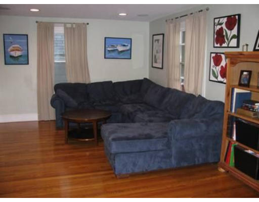 17 Windsor Road Beverly, MA 01915 - Photo 3 of 12 Gallery Image 3
