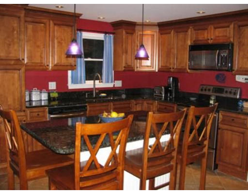 17 Windsor Road Beverly, MA 01915 - Photo 5 of 12 Gallery Image 5