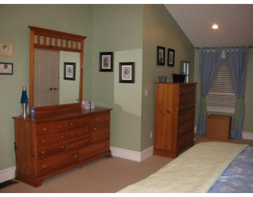 17 Windsor Road Beverly, MA 01915 - Photo 8 of 12 Gallery Image 8