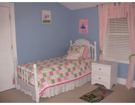 17 Windsor Road Beverly, MA 01915 - Photo 10 of 12 Gallery Image 10