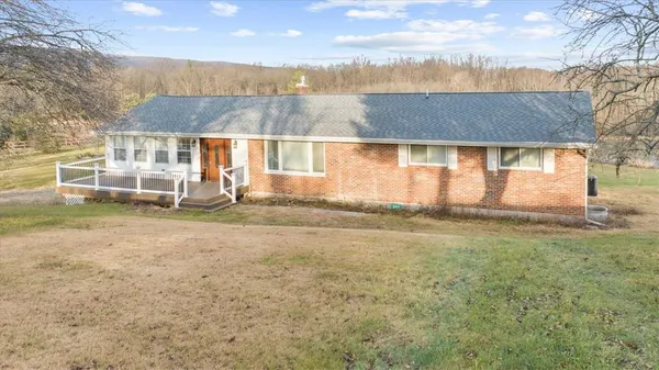 $695,000 | 988 Hoch Road, Danielsville, PA 18038