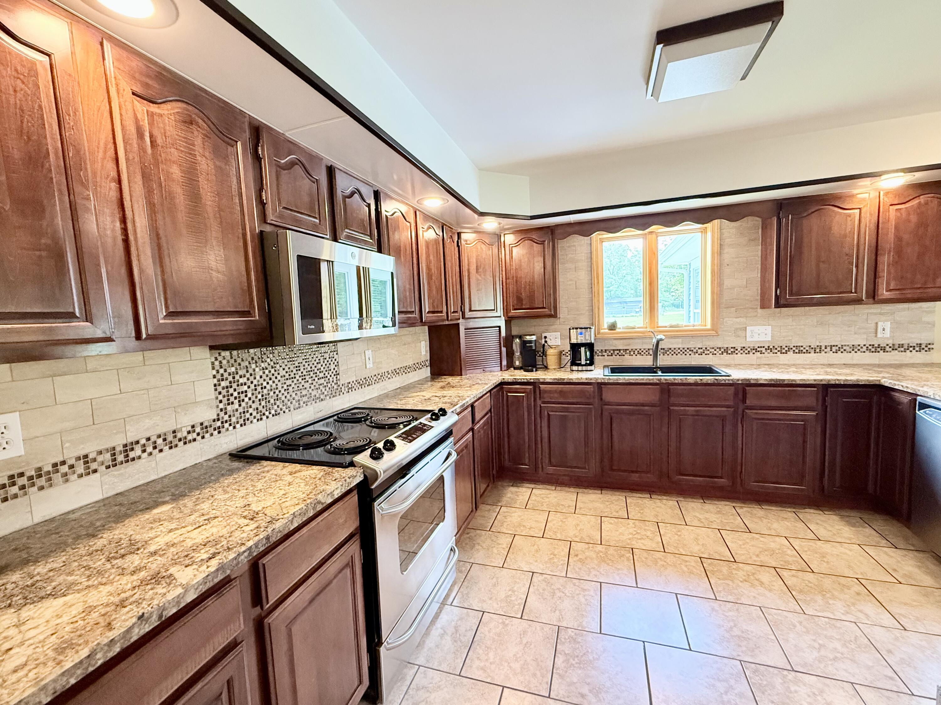 33 Garrand Road Mooers, NY 12958 - Photo 8 of 40