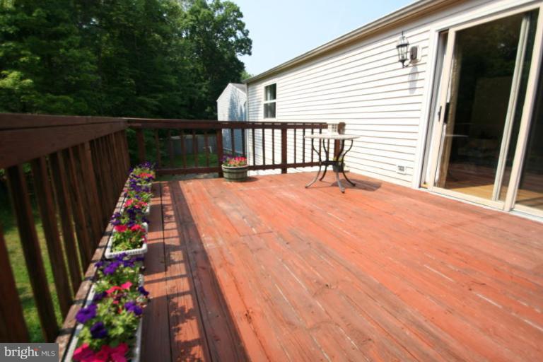 8269 Raindrop Way Springfield, VA 22153 - Photo 8 of 30 Exterior (Rear)