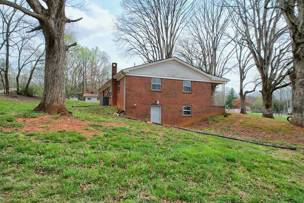 738 Bugscuffle Road Hiawassee, GA 30546 - Photo 38 of 48 Gallery Image 38