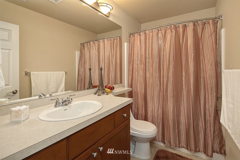 4016 Northeast 4th Place Renton, WA 98056 - Photo 12 of 15 Gallery Image 12