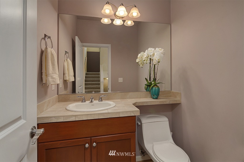 4016 Northeast 4th Place Renton, WA 98056 - Photo 7 of 15 Gallery Image 7