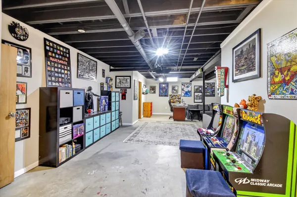 $460,000 | 38609 Jahn Street, Livonia, MI 48152