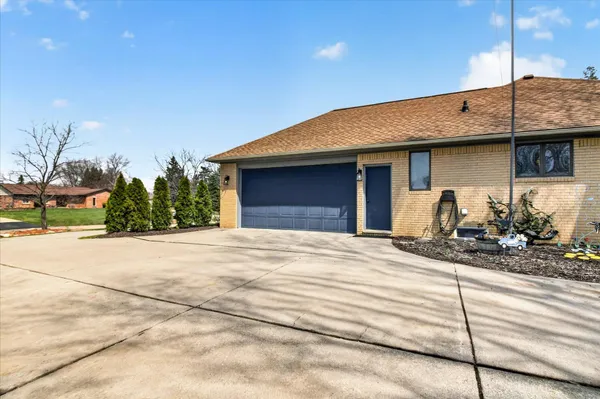 $460,000 | 38609 Jahn Street, Livonia, MI 48152