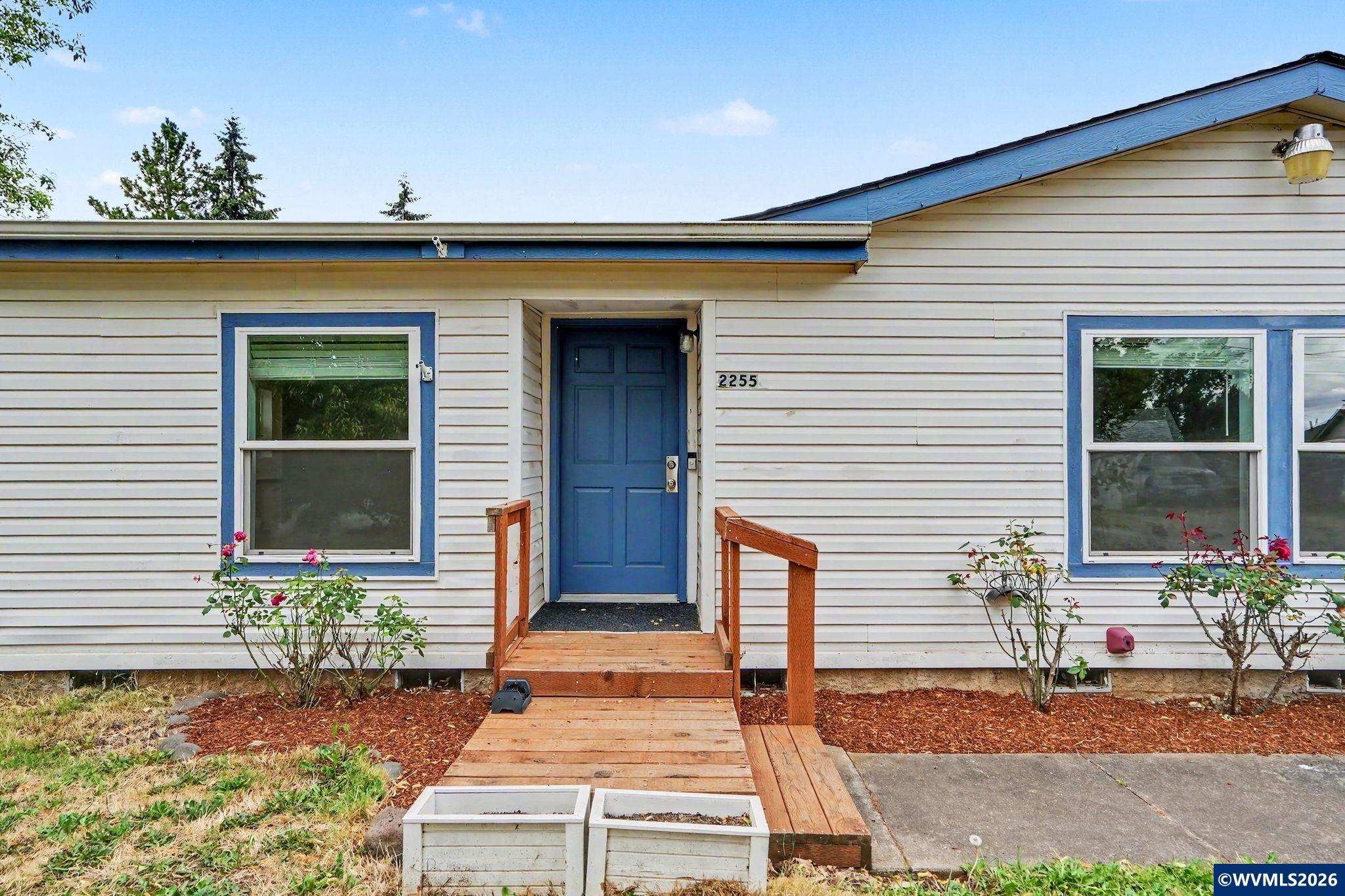 2255 Fuller Lane Lebanon, OR 97355 - Photo 2 of 36