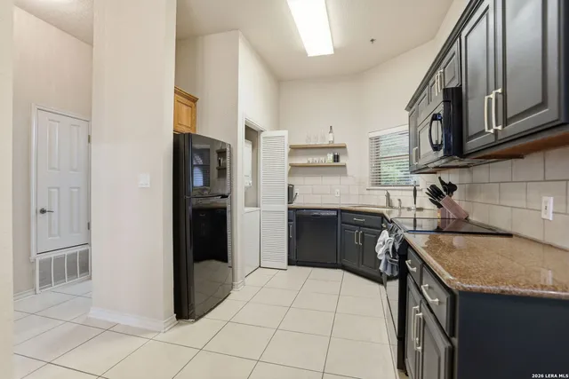 $365,000 | 20 Tapatio Drive East, Unit 302, Boerne, TX 78006