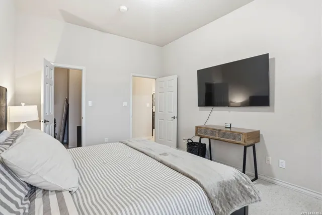 $365,000 | 20 Tapatio Drive East, Unit 302, Boerne, TX 78006