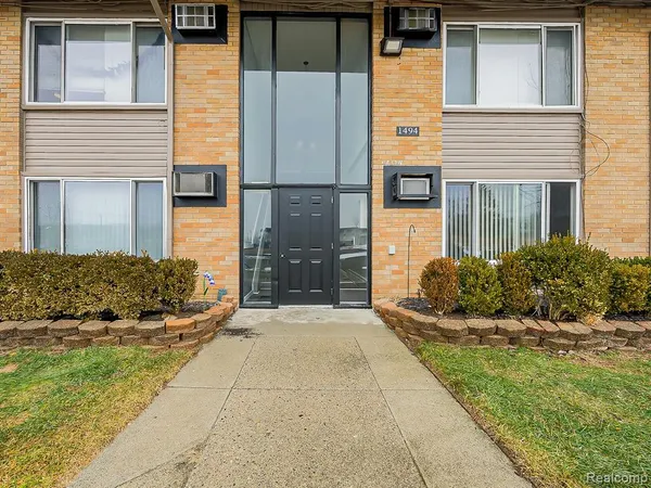 $925 | 1494 Nancywood Drive, Unit 3, Waterford, MI 48327
