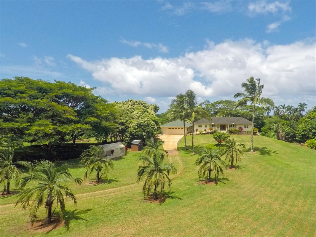 4321 Kapuna Road, Unit D Kilauea, HI 96754 - Photo 22 of 23 a view of swimming pool