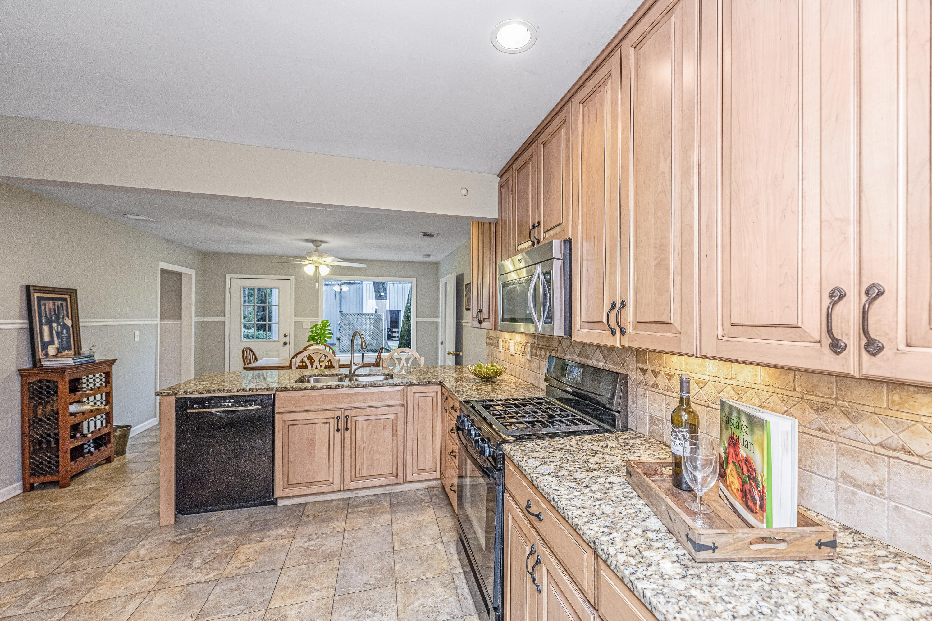 1316 Venning Road Mount Pleasant, SC 29464 - Photo 20 of 53 1316Venning17