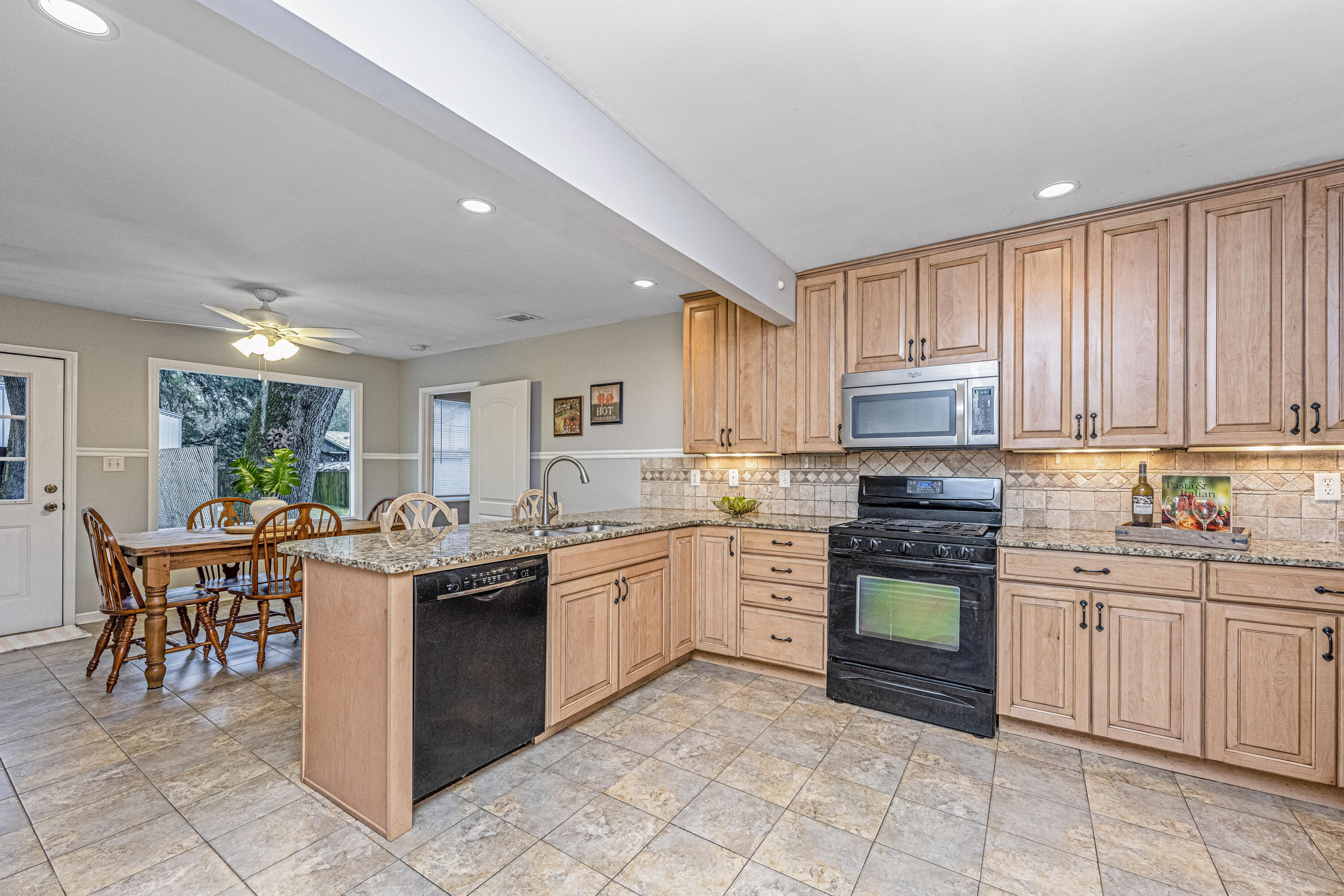 1316 Venning Road Mount Pleasant, SC 29464 - Photo 5 of 53 1316Venning14