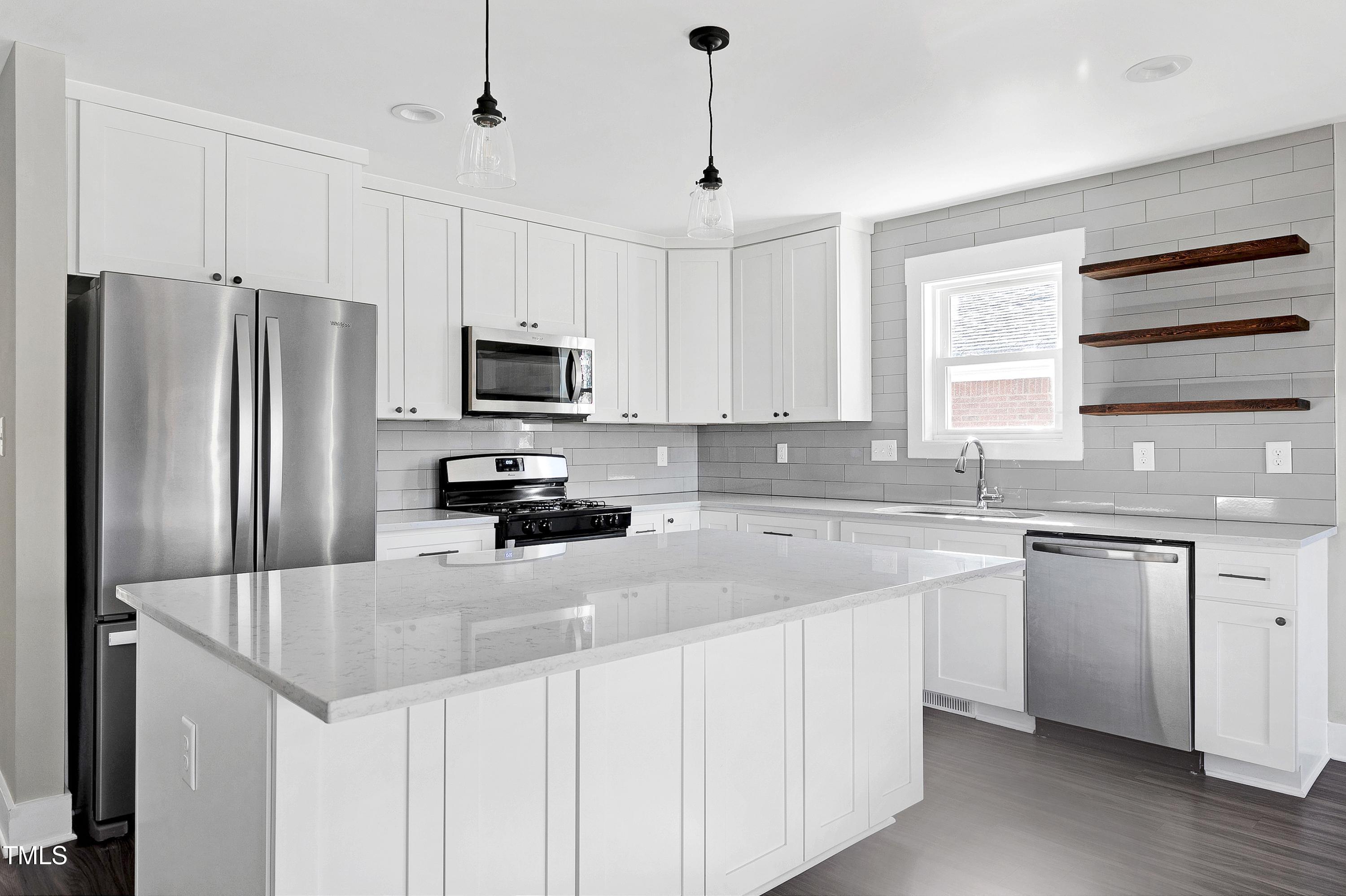 621 Coleman Street Raleigh, NC 27610 - Photo 4 of 42 259A5781-3000