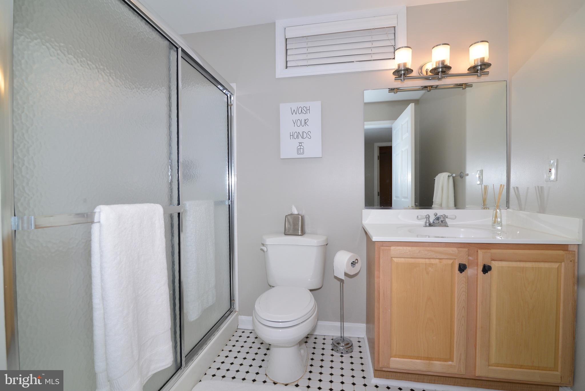 11617 Quail Ridge Court Reston, VA 20194 - Photo 26 of 36 Lower Level Full Bathroom Adjacent to Bedroom #5.