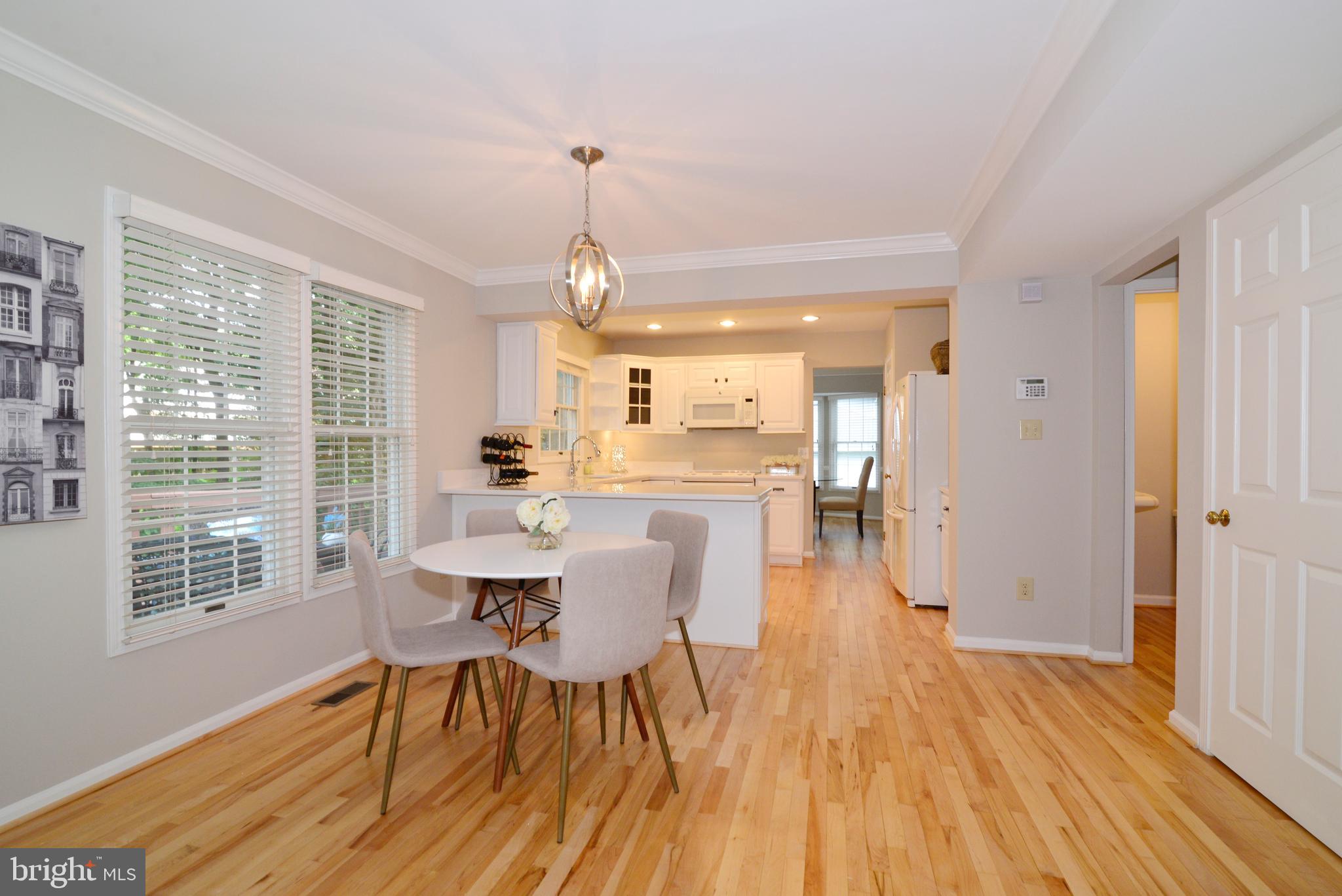 11617 Quail Ridge Court Reston, VA 20194 - Photo 9 of 36 View of Breakfast Room, Gleaming Hardwood Floors.