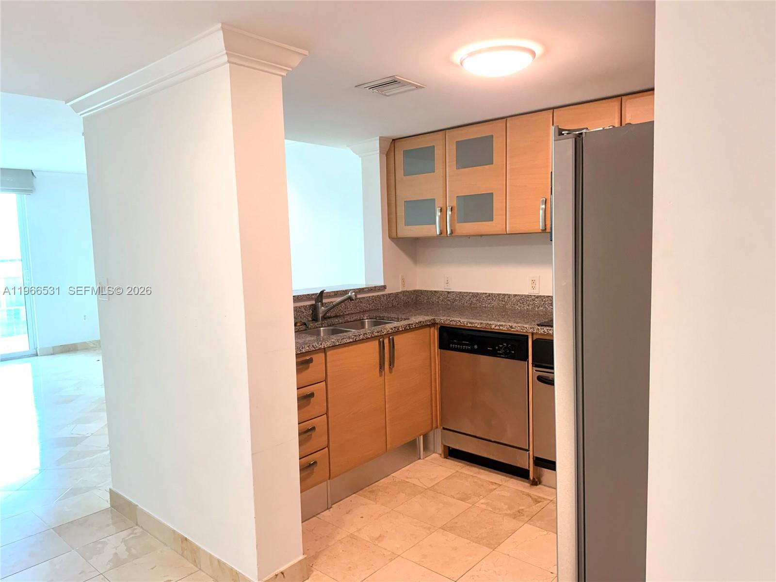 2101 Brickell Avenue, Unit 2202 Miami, FL 33129 - Photo 3 of 33