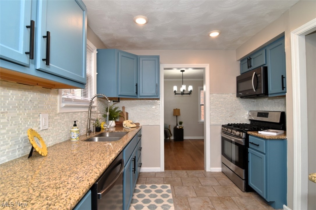 3886 Grosvenor Road Cleveland, OH 44118 - Photo 16 of 42 Gallery Image 16