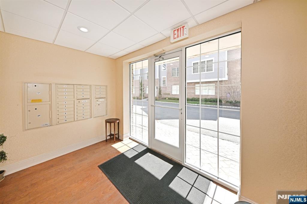 2303 Rio Vista Lane Northvale, NJ 07647 - Photo 3 of 30