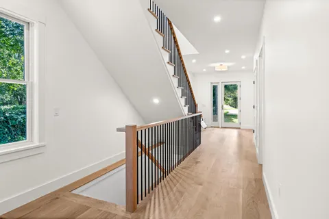 $2,195,000 | 34 Davis Street, Vineyard Haven, MA 02568