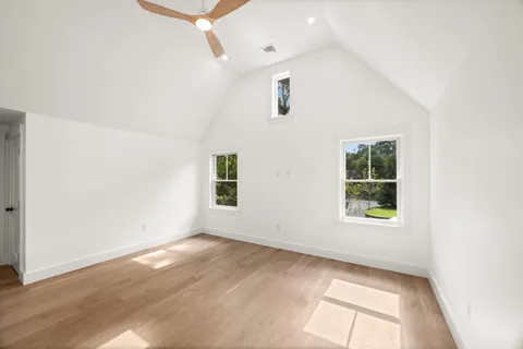 $2,195,000 | 34 Davis Street, Vineyard Haven, MA 02568