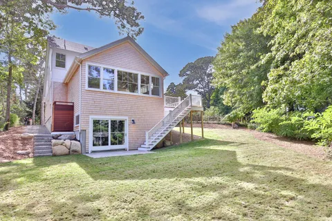 $2,195,000 | 34 Davis Street, Vineyard Haven, MA 02568