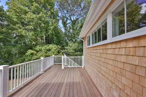 $2,195,000 | 34 Davis Street, Vineyard Haven, MA 02568