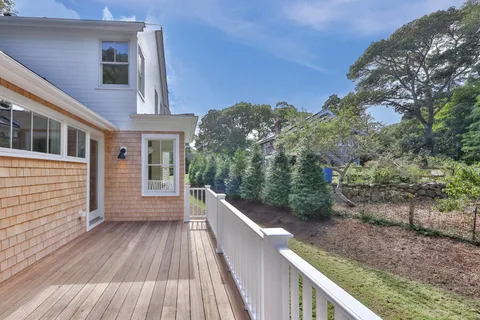 $2,195,000 | 34 Davis Street, Vineyard Haven, MA 02568