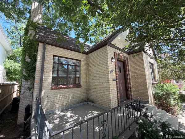 $3,900 | 340 South Franklin Street, Denver, CO 80209