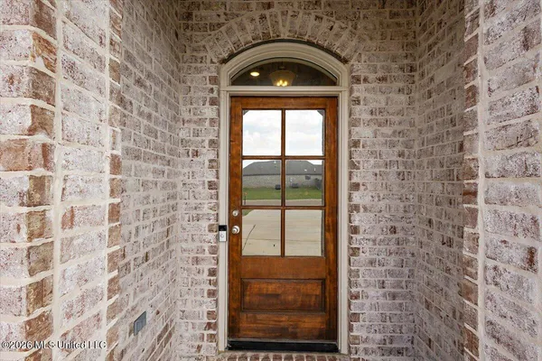 $296,500 | 736 Sawgrass Lakes Drive, Brandon, MS 39042