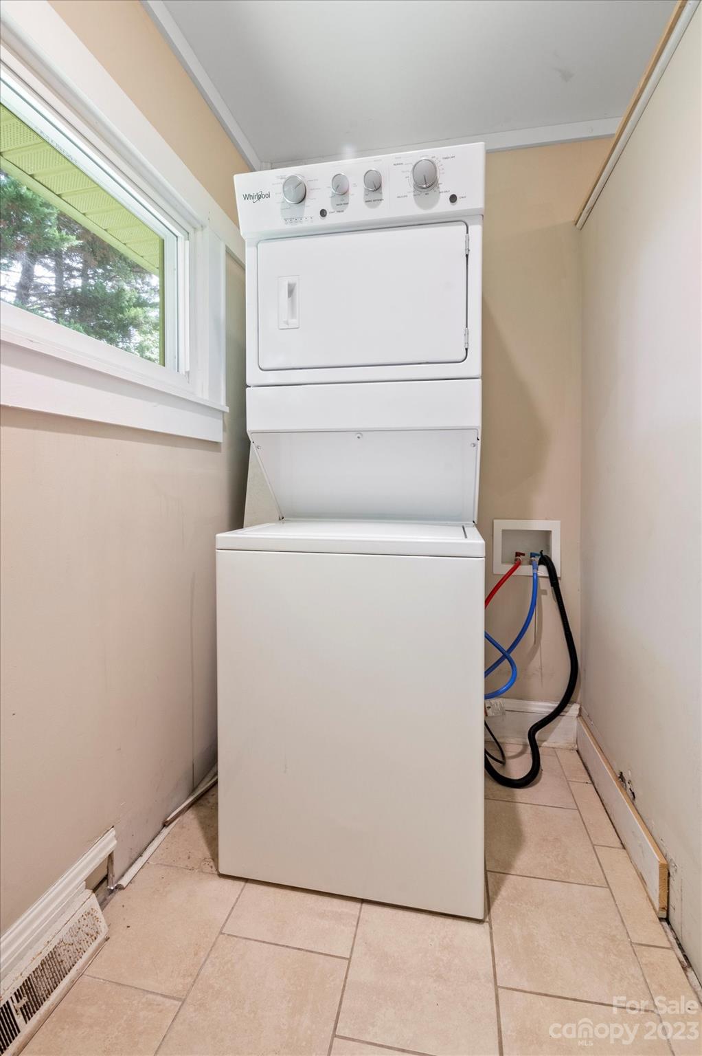 206 West View Street Rutherfordton, NC 28139 - Photo 22 of 39 a utility room with dryer and washer