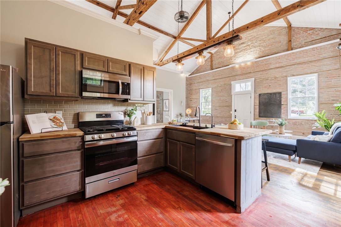 465 Marsh Road Pittsford, NY 14534 - Photo 13 of 34