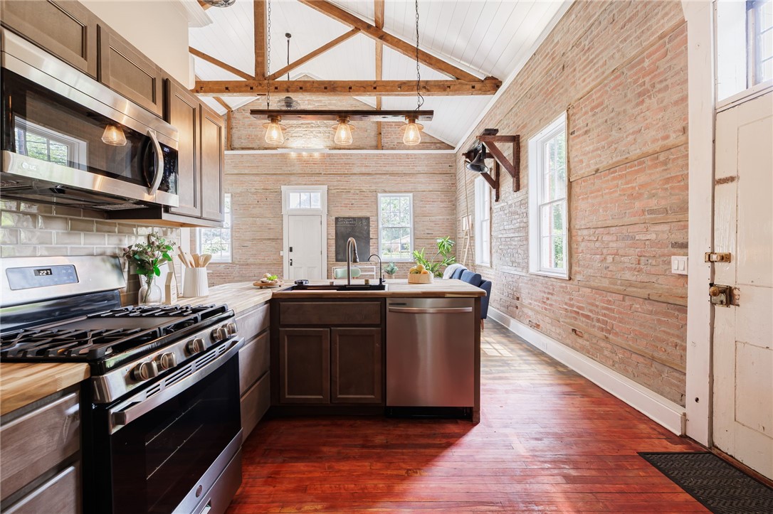 465 Marsh Road Pittsford, NY 14534 - Photo 14 of 34