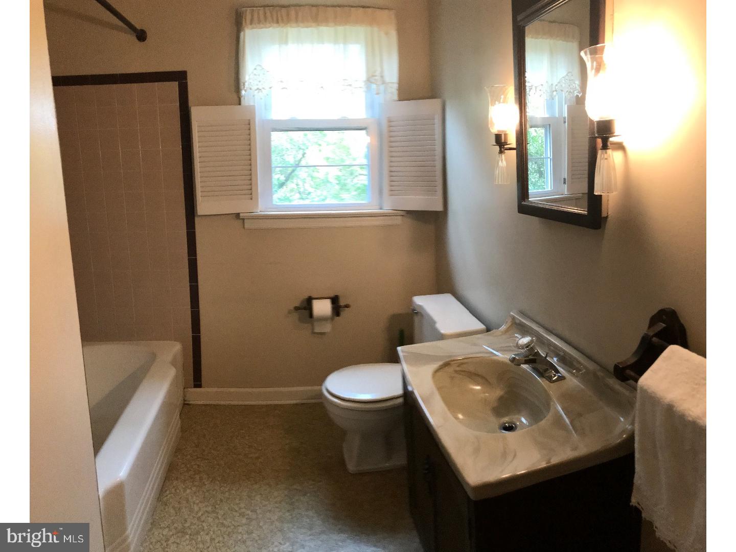 2916 Larkin Road Upper Chichester, PA 19061 - Photo 14 of 18