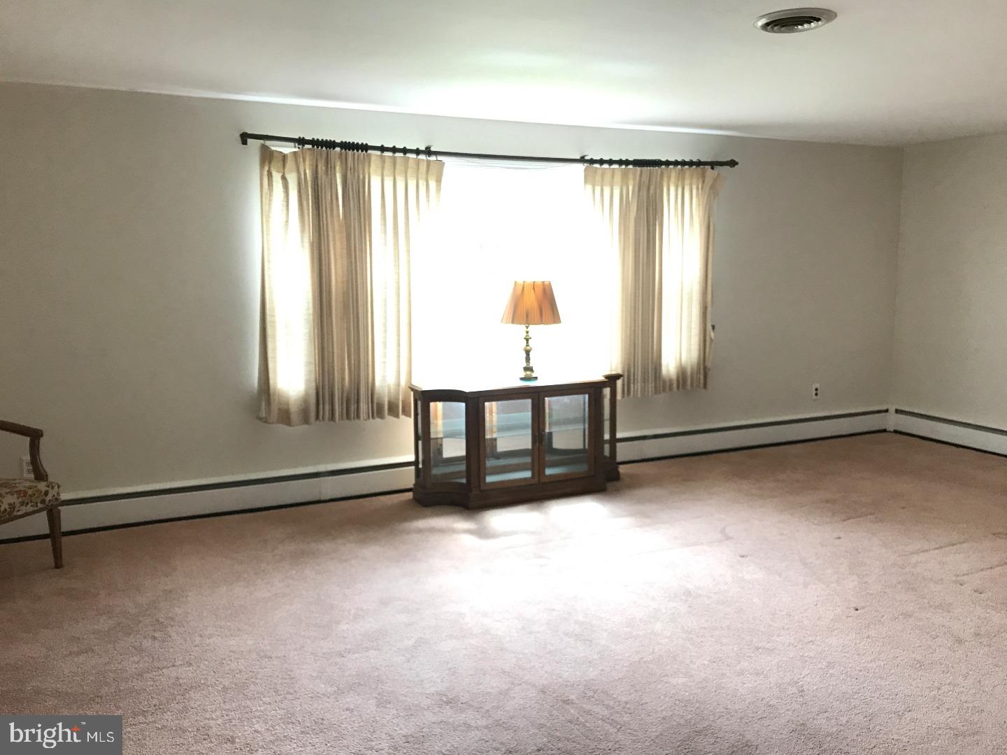 2916 Larkin Road Upper Chichester, PA 19061 - Photo 8 of 18