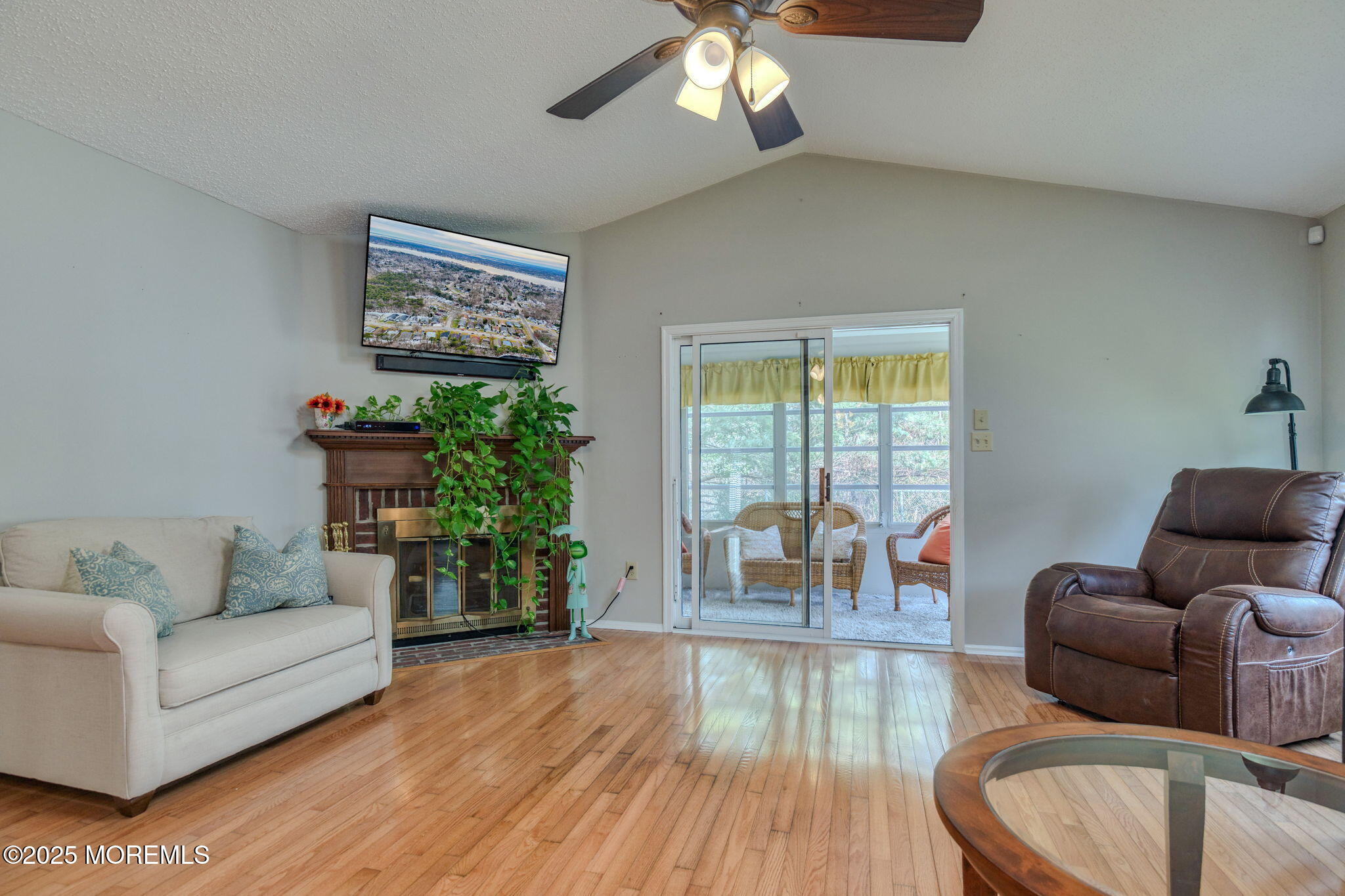 16 Deer Run Lane Brick, NJ 08724 - Photo 14 of 41 a living room with furniture and wooden floor