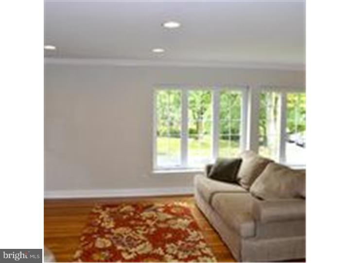 3101 Georgetown Road Cinnaminson, NJ 08077 - Photo 3 of 14 Living Room
