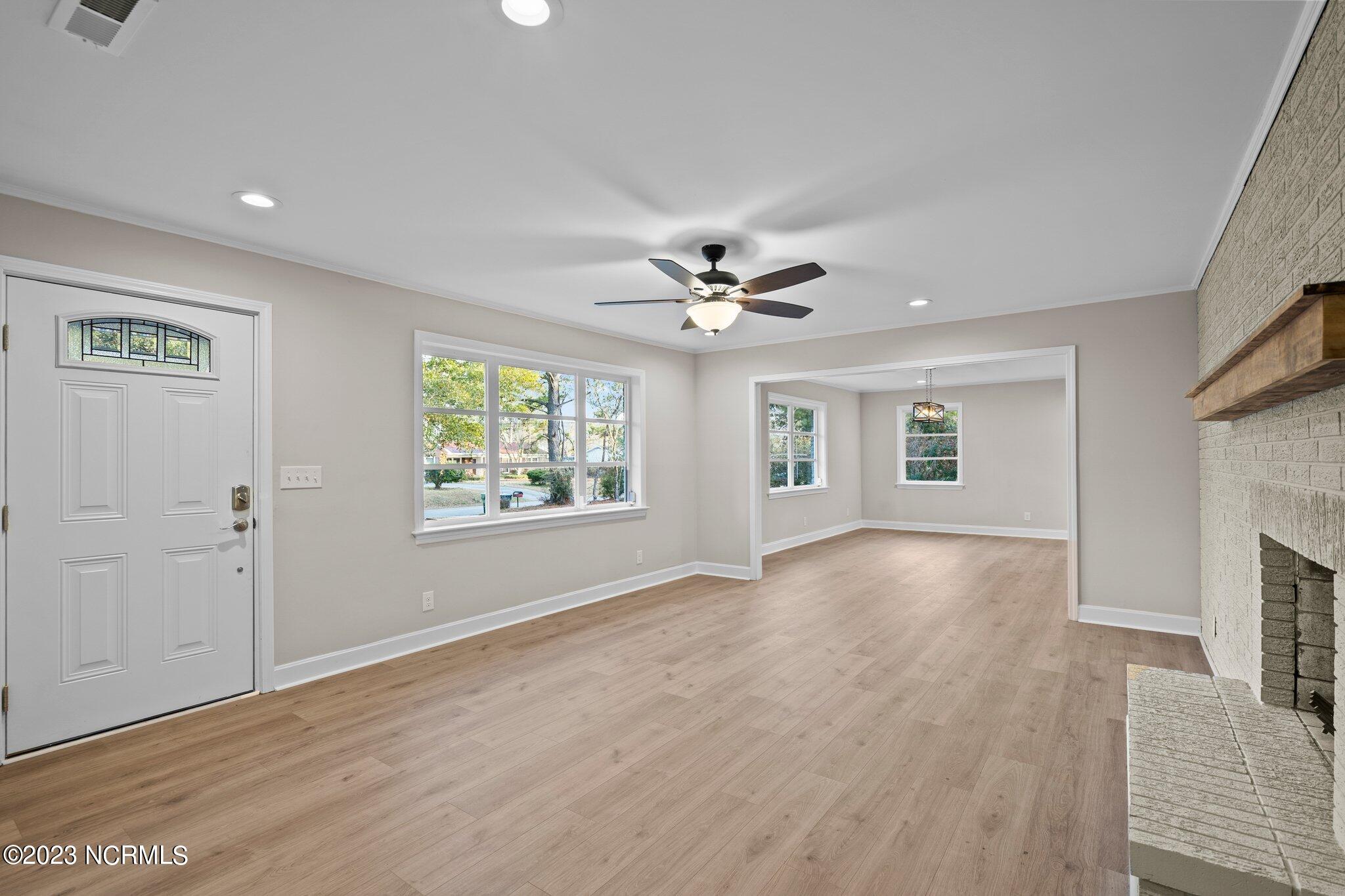 509 Clover Road Wilmington, NC 28405 - Photo 7 of 44 32-web-or-mls-DSC07779