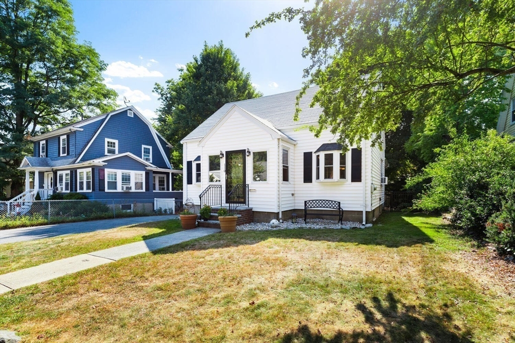 110 Roberts Road Medford, MA 02155 - Photo 4 of 38 Gallery Image 4