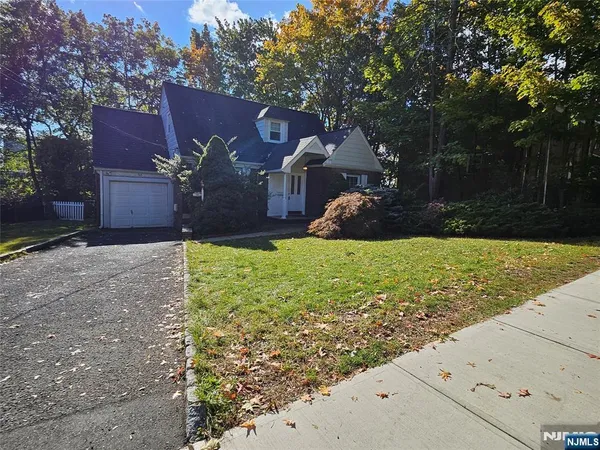 $687,000 | 55 Rutgers Place, River Edge, NJ 07661