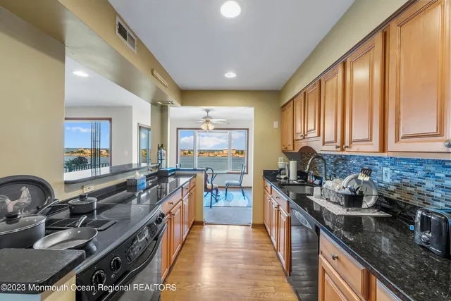 $2,500 | 200 Portland Road, Unit 5, Highlands, NJ 07732