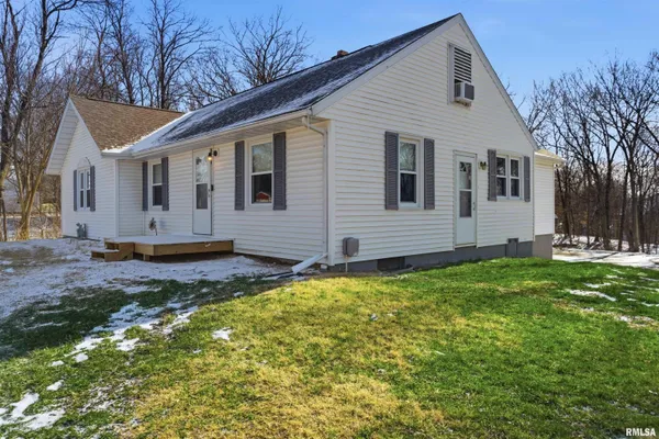 $210,000 | 218 Timberlan Road, Metamora, IL 61548
