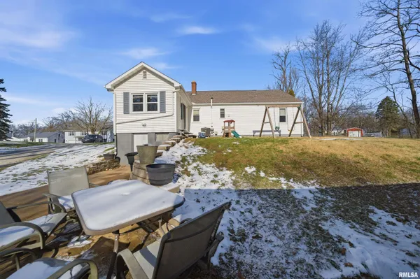 $210,000 | 218 Timberlan Road, Metamora, IL 61548