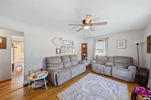 $210,000 | 218 Timberlan Road, Metamora, IL 61548